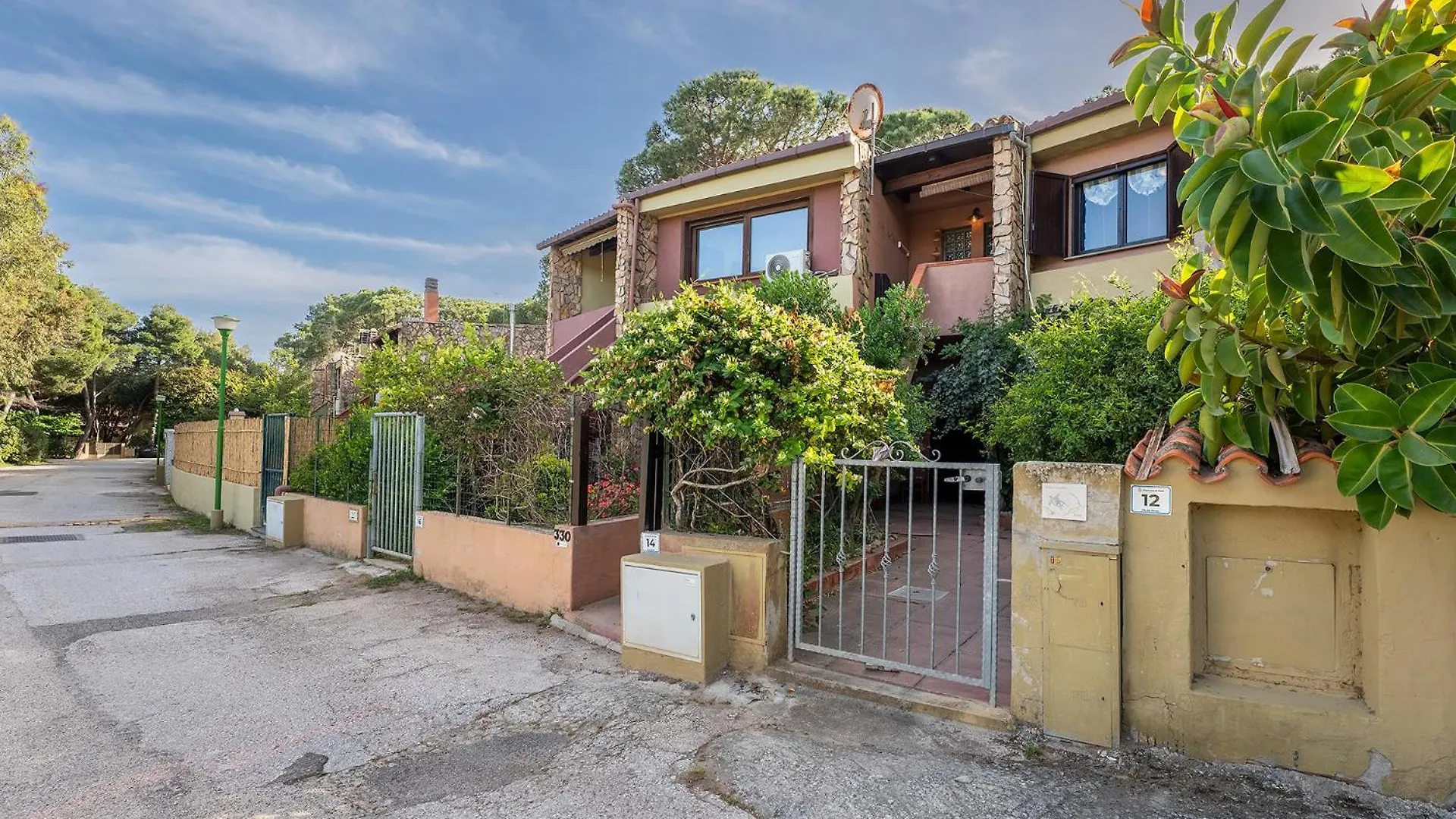 Apartamento Blue House, 300M To Beach Pula Italia